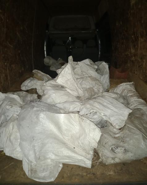В Воронежской области транспортные полицейские раскрыли кражу более двух тонн брикетов железной руды