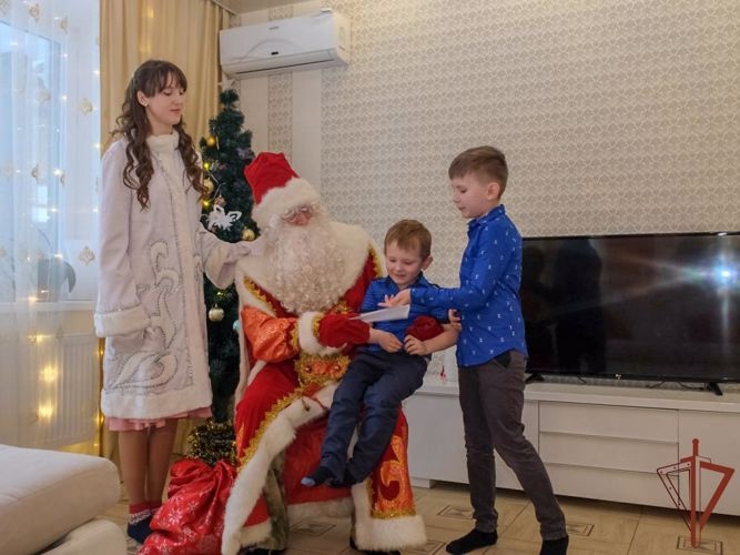 К акции Росгвардии «Дед Мороз специального назначения» в Уральском округе подготовили видеоролик