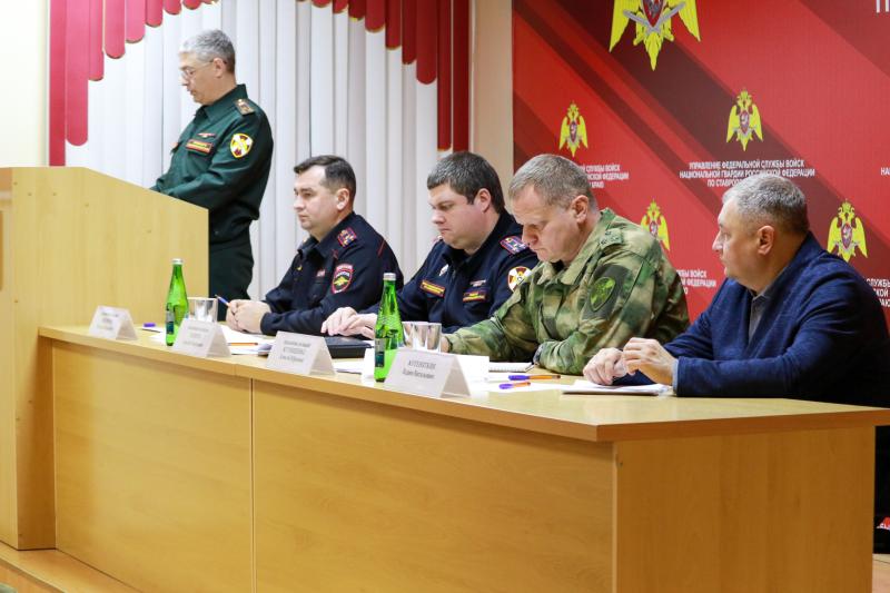 На Ставрополье обсудили вопросы участия Росгвардии в обеспечении правопорядка в новогодние и Рождественские праздники