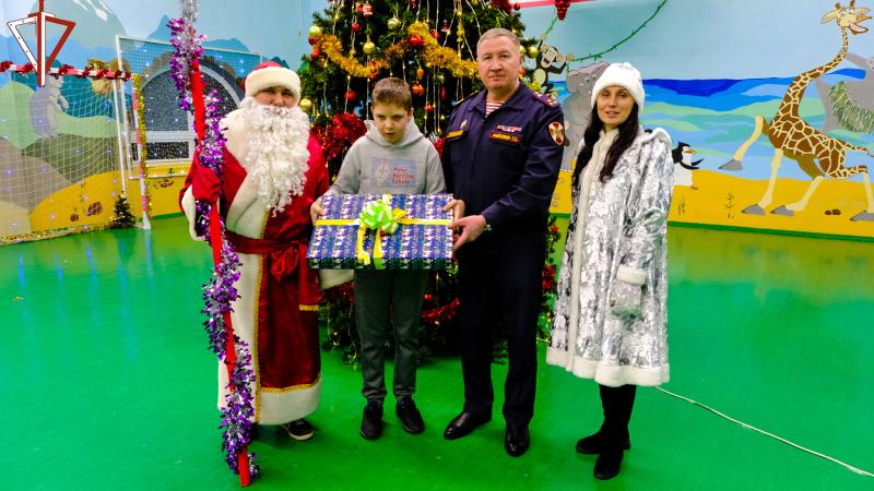 Начальник Управления Росгвардии по Республике Марий Эл присоединился к благотворительной акции «Елка желаний»