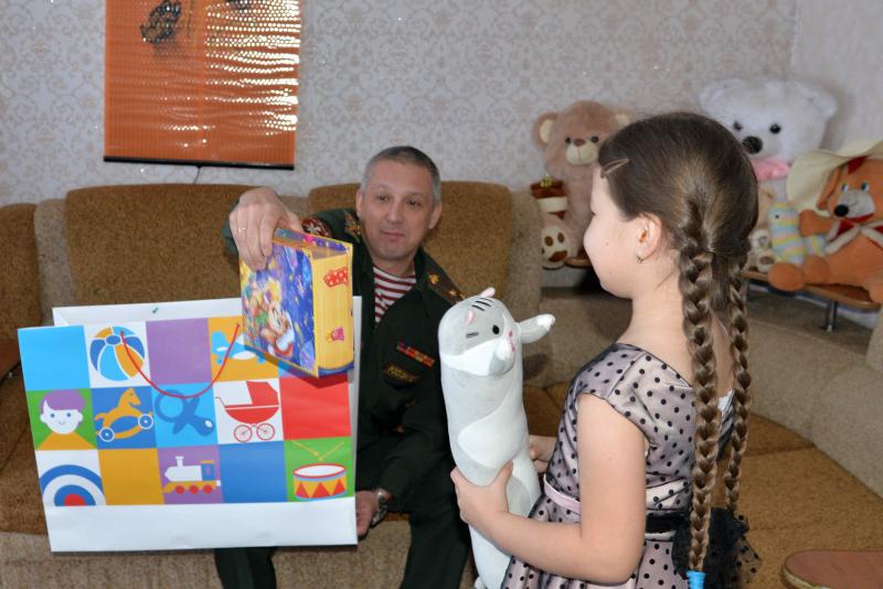 Росгвардия исполнила новогоднее желание школьницы из Курганской области