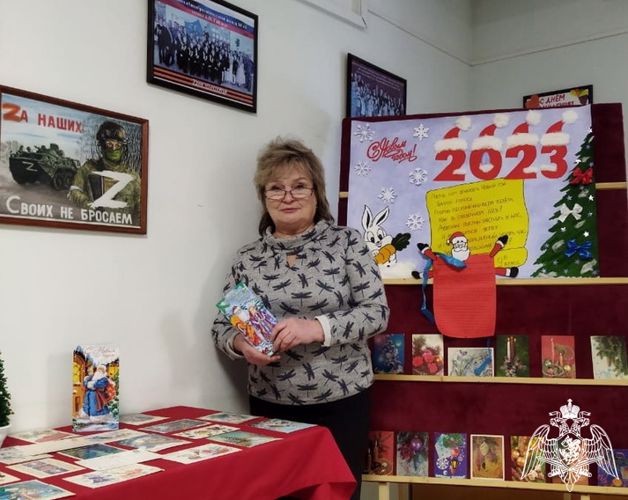 В кировском отделе вневедомственной охраны Росгвардии открылась выставка новогодних ретро-открыток
