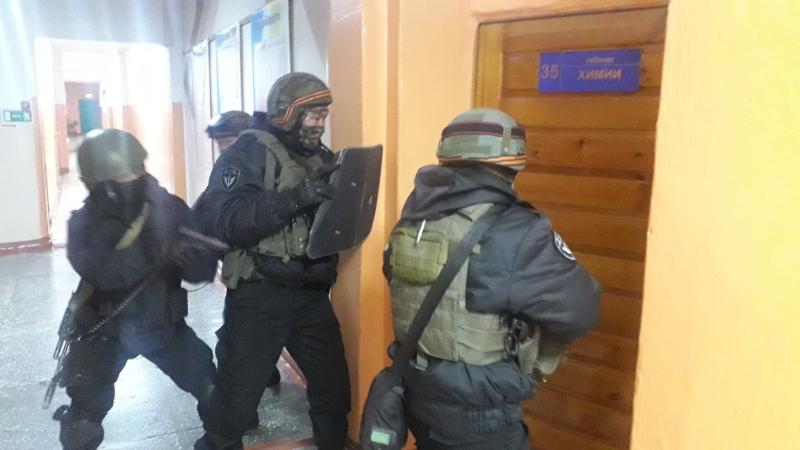 Совместная тренировка ОМОН и вневедомственной охраны прошла в Республике Тыва