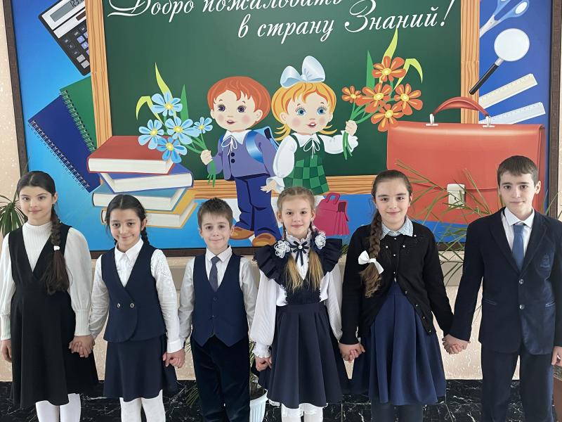 Ученики  школы Росгвардии в Ингушетии поздравили сотрудников ОМОН «Беркут-Юг» с юбилеем отряда