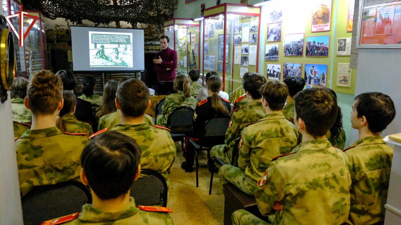 В Йошкар-Оле кадеты подшефного класса Росгвардии посетили музей воинской славы