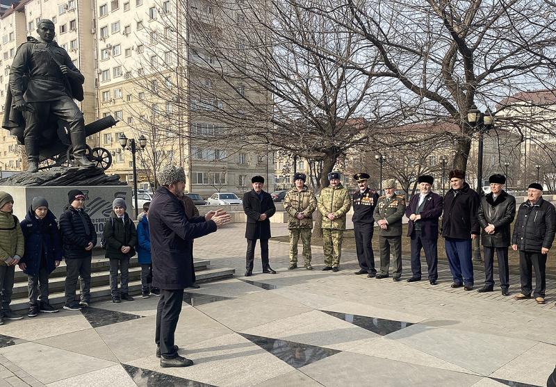 В Чеченской Республике военнослужащие ОГВ(с) приняли участие в памятном мероприятии