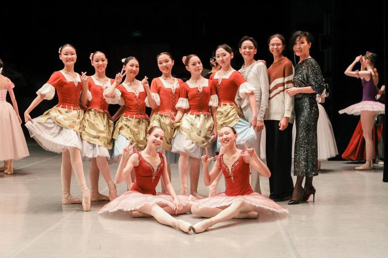 Соелма Дагаева, министр культуры Бурятии:"В программу концерта вошли различные балетные вариации и сольные отрывки из известных балетных спектаклей"