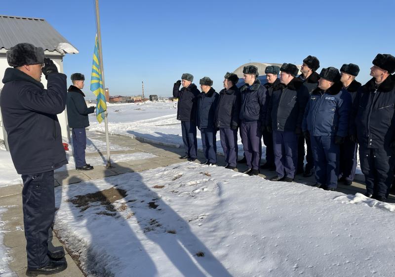 Военнослужащие иркутской авиационной эскадрильи Росгвардии отмечают 45-летний юбилей