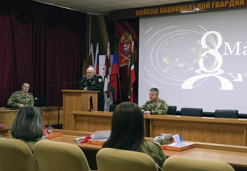 В Объединенной группировке войск (сил) на Северном Кавказе поздравили  женщин с наступающим 8 марта