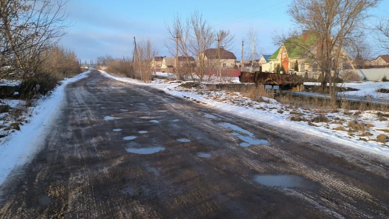 Жители воронежского микрорайона за свой счет ремонтируют муниципальные дороги