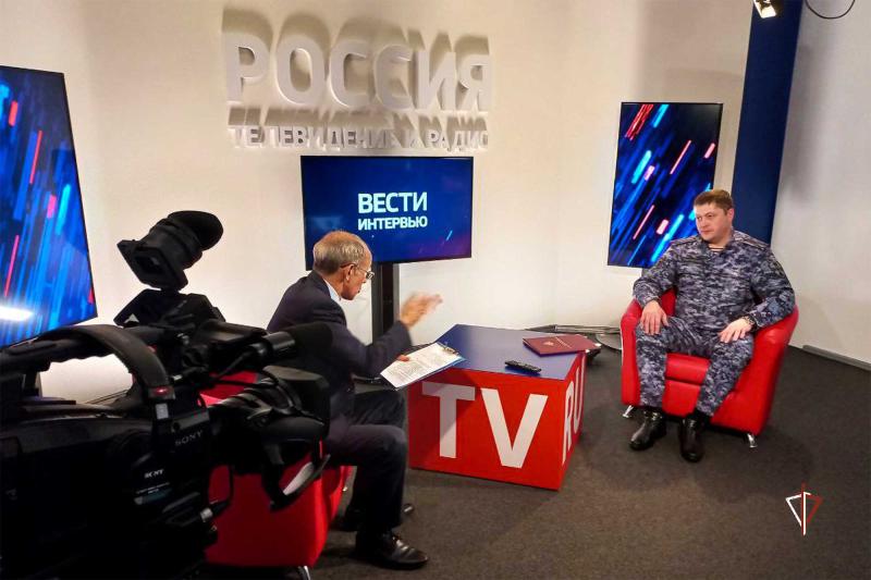 Офицеры Росгвардии рассказал о вопросах кадрового обеспечения ведомства в эфире телеканала «Россия 24. Ямал» (ВИДЕО)