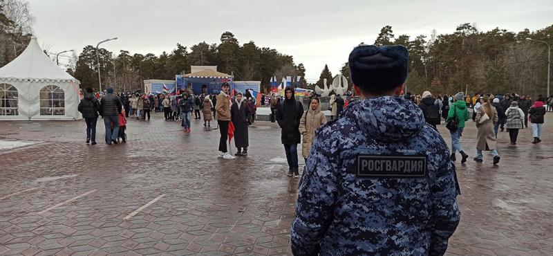 Сотрудники Росгвардии приняли участие в охране общественного порядка массовых мероприятий в Челябинской области