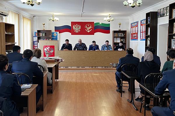 В УФСИН Дагестана прошли учебно-методические сборы с сотрудниками воспитательных и социальных служб учреждений УИС