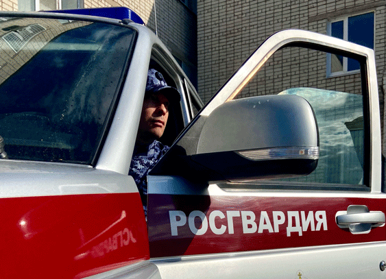 В Ульяновске сотрудники Росгвардии задержали женщину, подозреваемую в краже товара из супермаркета