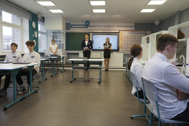 ЦЕМРОС открыл профильный класс химии в Подгоренском районе Воронежской области
