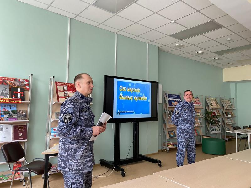 В Курске росгвардейцы провели тематические мероприятия,  посвященной 78-й годовщине Великой Победы