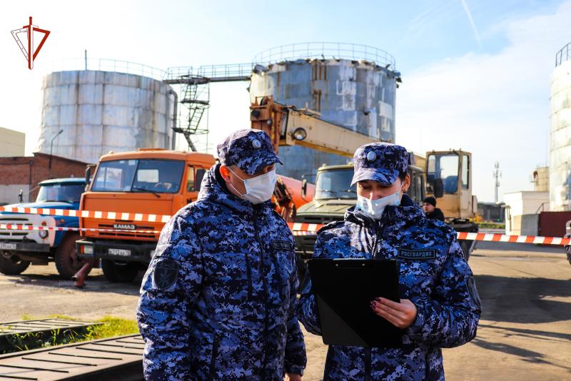 Сотрудники государственного контроля Управления Росгвардии по Республике Марий Эл проверяют обеспечение безопасности объектов топливно-энергетического комплекса республики