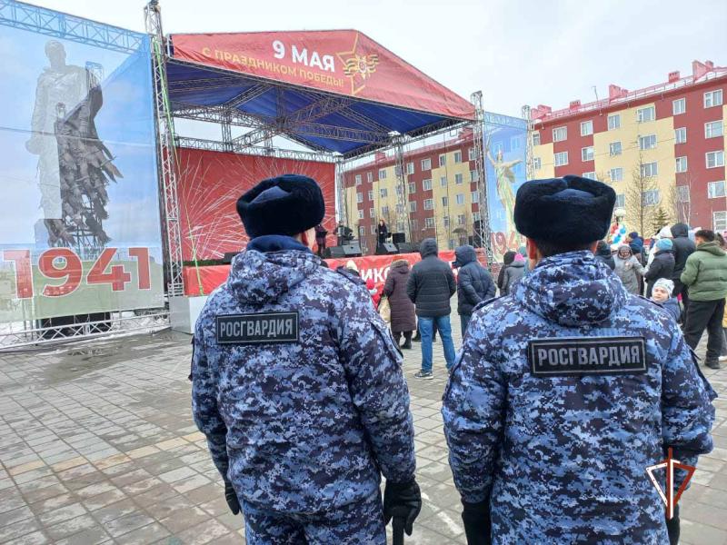 Росгвардия обеспечила охрану общественного порядка в период празднования Дня Победы на Ямале