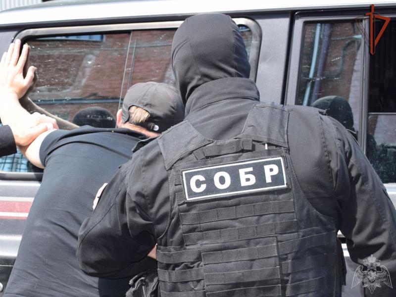 При участии сотрудников спецподразделения Росгвардии в Иркутской области задержан подозреваемый в незаконном хранении арсенала оружия и боеприпасов