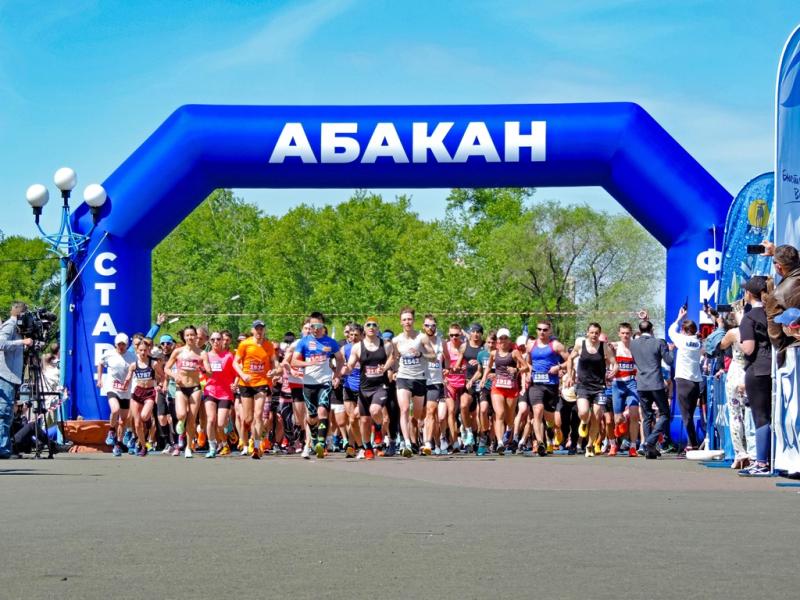 Росгвардейцы поддержали масштабный легкоатлетический забег в Абакане