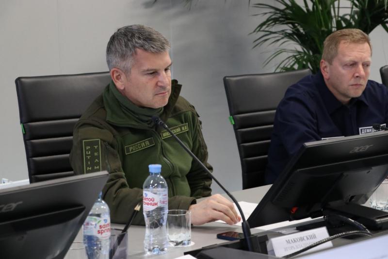 Игорь Маковский и Вячеслав Гладков обсудили оперативную ситуацию в регионе