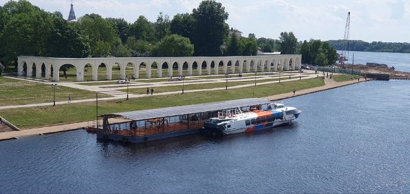 В Новгородской области начали действовать регулярные водные маршруты «Астра Марин» по реке Волхов и озеру Ильмень