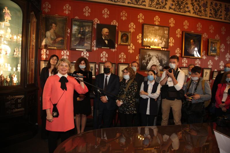 В Россию вернутся более 400 уникальных предметов, принадлежащих семье Бенуа: они поступят в коллекцию ГМЗ «Петергоф»