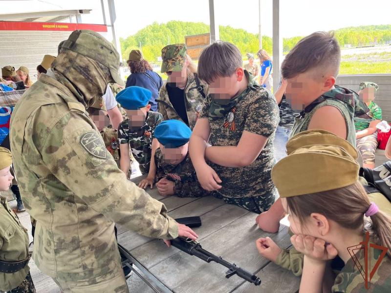 Военнослужащие отряда «Ермак» организовали игру «Зарница» для детей с ограниченными возможностями здоровья