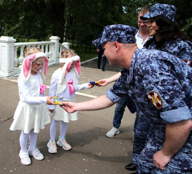 В Мордовии росгвардейцы приняли участие в праздничных мероприятиях, посвященных Международному дню защиты детей