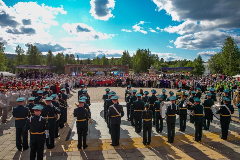 Венные оркестры Уральского округа Росгвардии стали участниками установления рекорда России по самому массовому исполнению музыкальной композиции