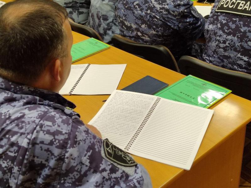 В Оренбурге прошло занятие с руководителями учебных групп военно-политической (политической) работы регионального Управления Росгвардии