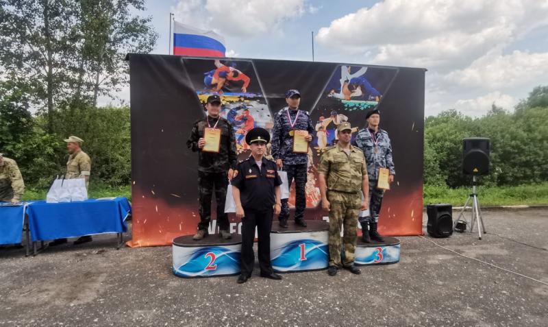 Тамбовский росгвардеец завоевал бронзовую медаль на чемпионате по служебному биатлону во Владимирской области