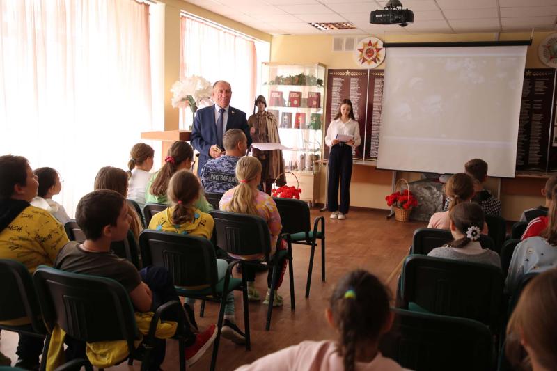 В Мордовии в День памяти и скорби росгвардейцы провели патриотическое мероприятие