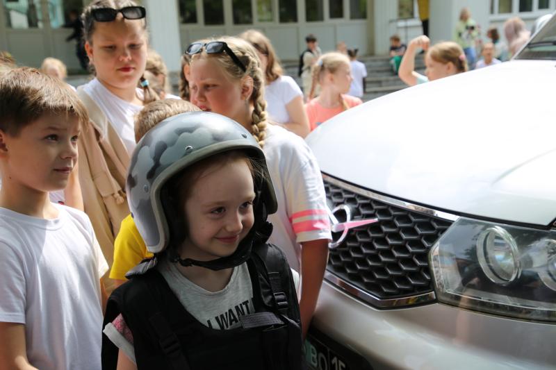 В Мордовии росгвардейцы посетили школьный детский лагерь