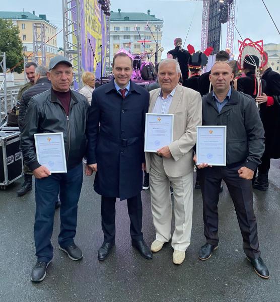 В Мордовии ветерану Росгвардии вручили благодарственное письмо от Председателя Государственного комитета по делам молодежи