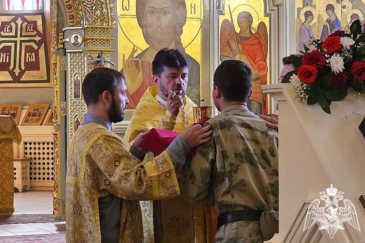 Росгвардейцы Приангарья отслужили праздничный молебен в день Крещения Руси