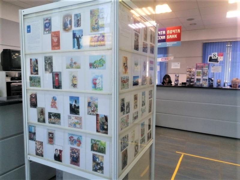 На Ижевском почтамте открылась выставка ко Дню рождения почтового ящика