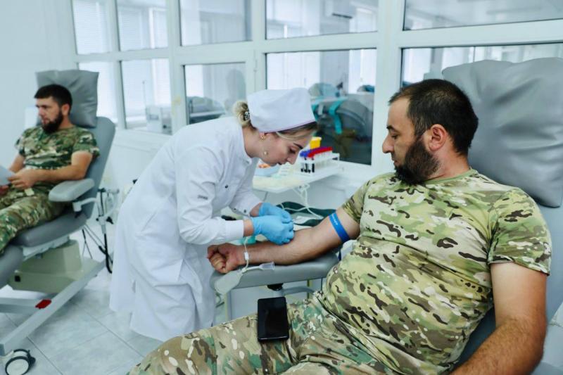 Военнослужащие Управления Росгвардии по Чеченской Республике стали донорами крови