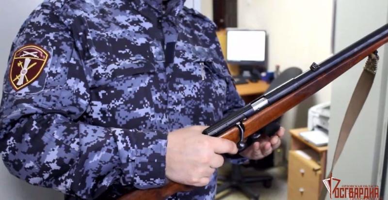 Орловские росгвардейцы проверяют комнаты хранения оружия к Дню знаний и выборам