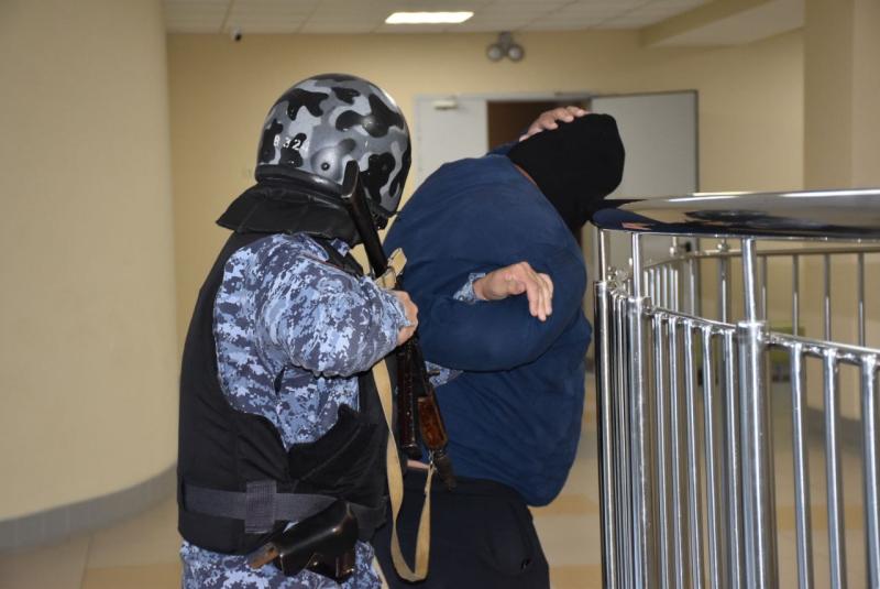 В Мордовии росгвардейцы проверили безопасность образовательных учреждений