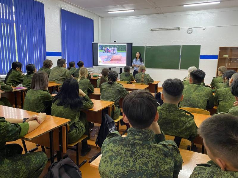 Офицер Росгвардии провела Урок безопасности в школе г. Кызыла