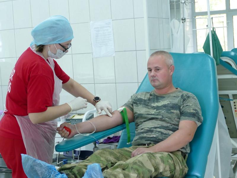 Росгвардейцы в Томске приняли участие в донорской акции «От сердца к сердцу»
