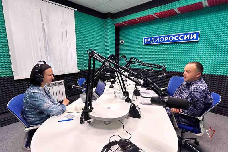 Офицер Росгвардии рассказал ямальским радиослушателям о вопросах кадрового обеспечения ведомства