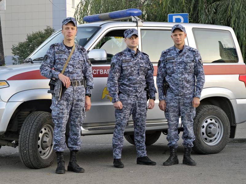 Росгвардейцы в Республике Алтай оказали помощь попавшему в ДТП мужчине