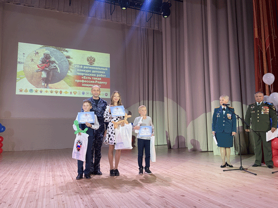 В Ульяновске дети сотрудников Росгвардии приняли участие в конкурсе творческих работ «Есть такая профессия – Родину защищать»