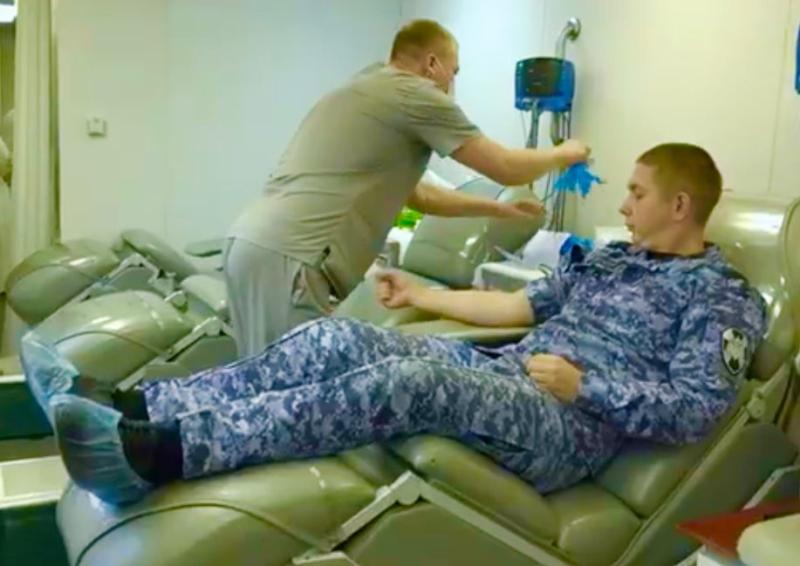 Росгвардейцы Иркутской области продолжают сдавать кровь в рамках Всероссийского донорского марафона