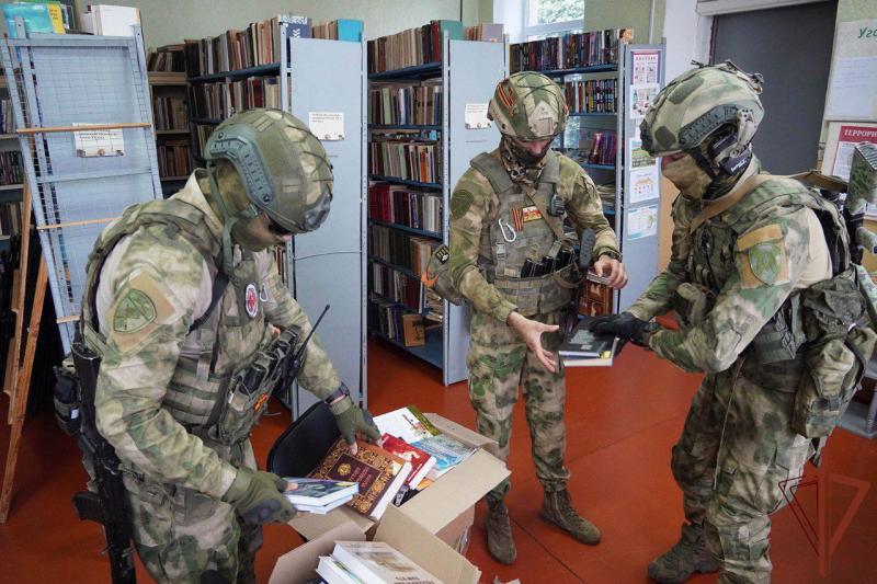 Свыше 150 экстремистских изданий обнаружили росгвардейцы в ДНР
