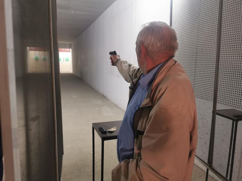Ветераны Росгвардии приняли участие в турнире по пулевой стрельбе в Иркутске