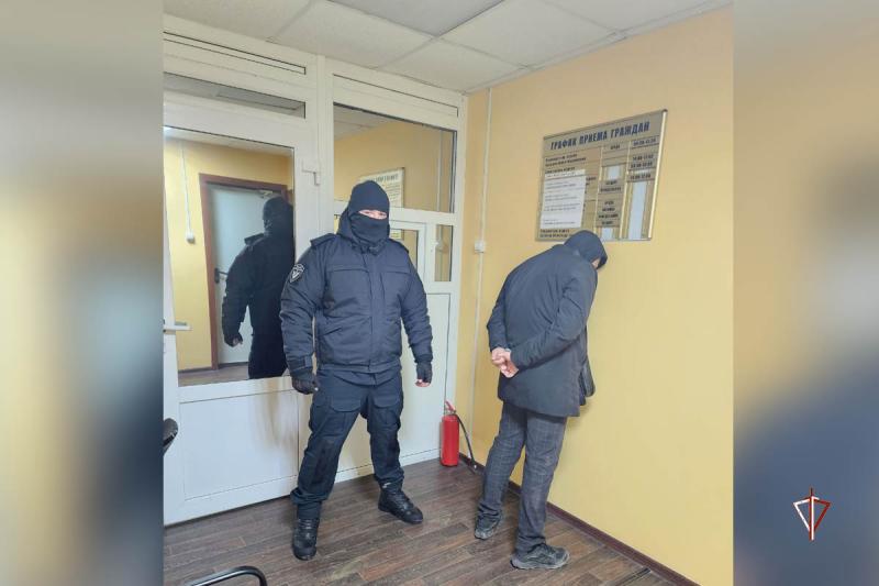 Подозреваемые в организации незаконной миграции задержаны при содействии ОМОН Росгвардии на Ямале