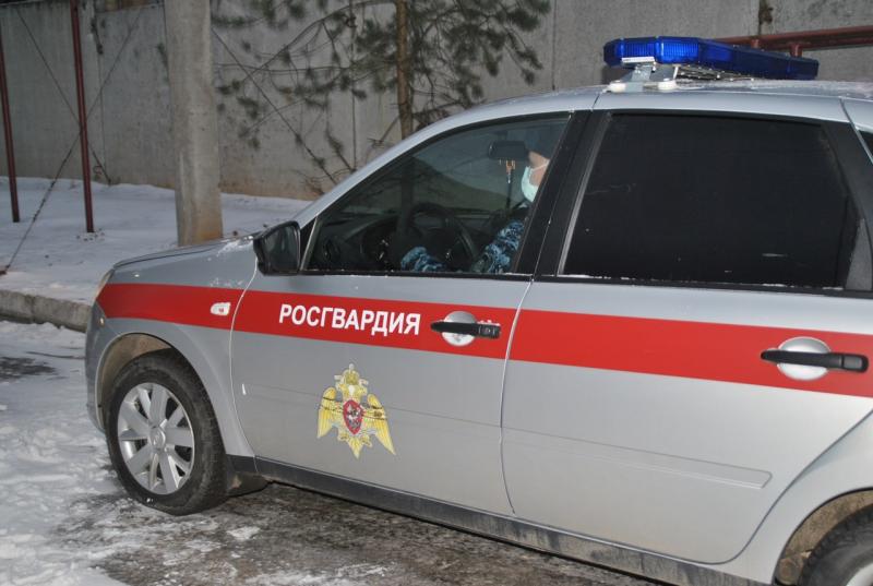 В Кирове росгвардейцы задержали гражданина, подозреваемого в поджоге